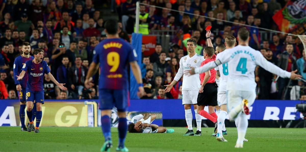 هل أفسد حكم مباراة برشلونة وريال مدريد متعة الكلاسيكو؟