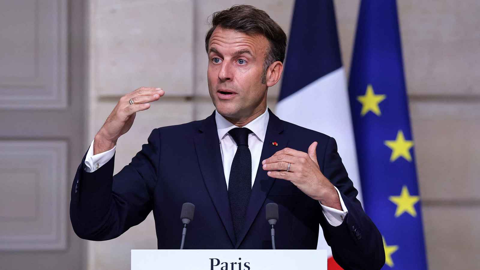 ماكرون يطلب من "3 دول" الضغط على بوتين لإنهاء الحرب