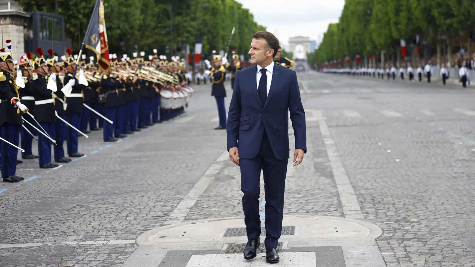 "قوس أزمات يطوّق أوروبا".. فرنسا تغير عقيدتها العسكرية جذريا