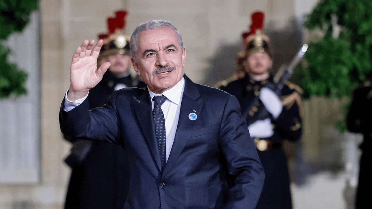 ردًّا على التجويع.. اشتية يدعو العالم إلى "إسقاط الطعام بالمظلات" لغزة