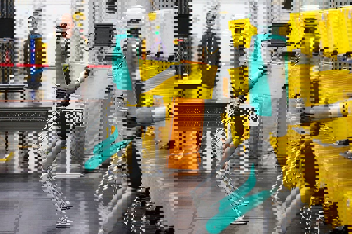 باحثون يصممون روبوتات بأنسجة عضلية تحاكي مشي الإنسان
