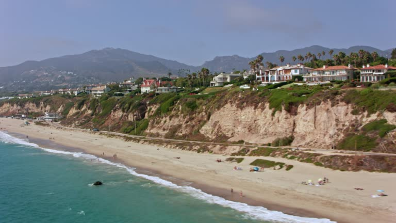 ردًا على ترامب.. الدنماركيون يوقعون عريضة لـ"شراء" كاليفورنيا