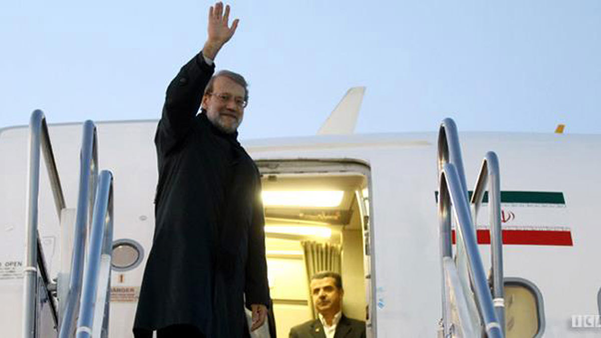 قبل مغادرته إلى دمشق.. لاريجاني: الأوضاع في المنطقة تتطلب الحاجة للمشاورات