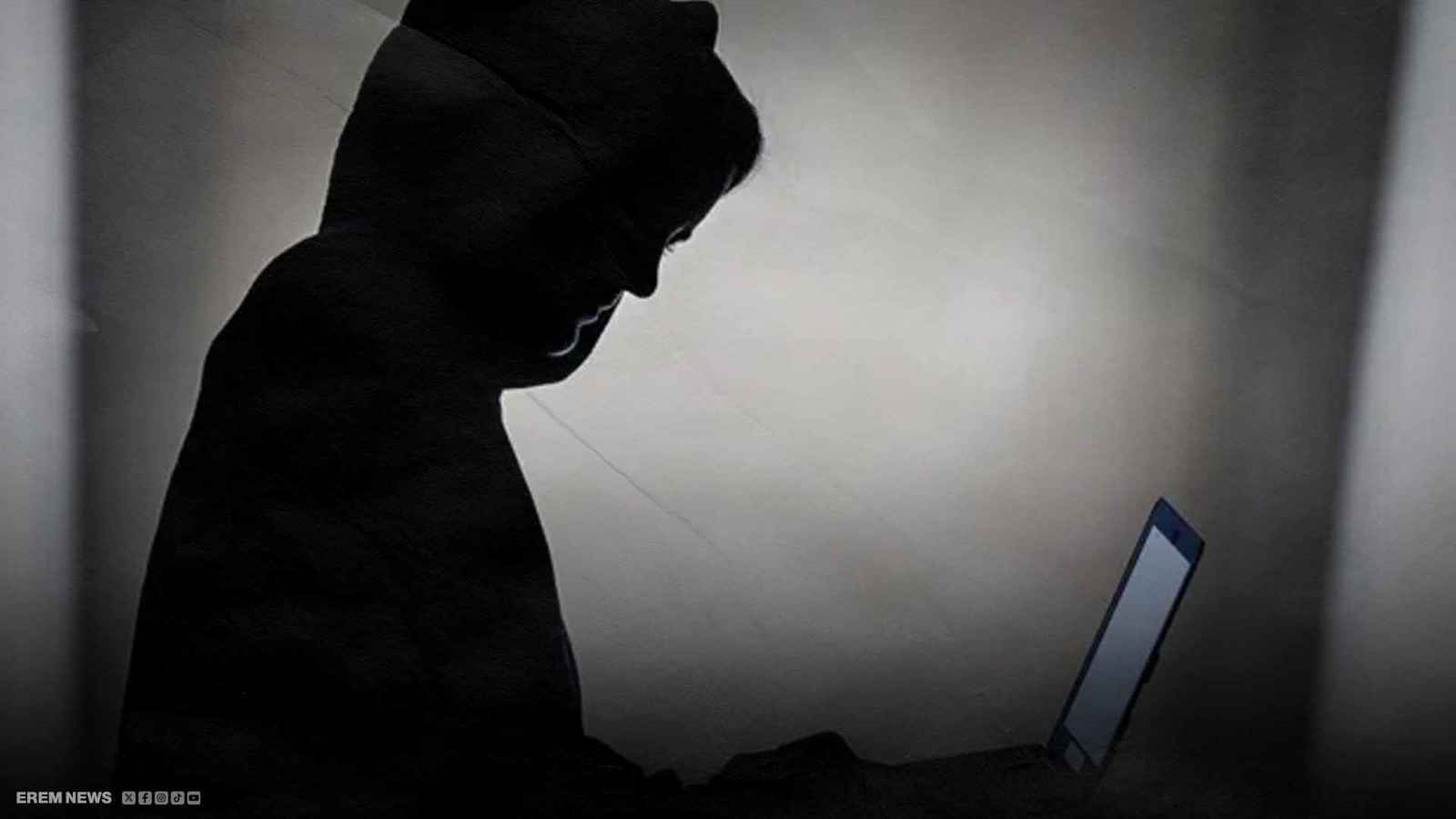 بـ "محادثات حميمية".. عصابة نسائية مصرية تستدرج الشباب لابتزازهم