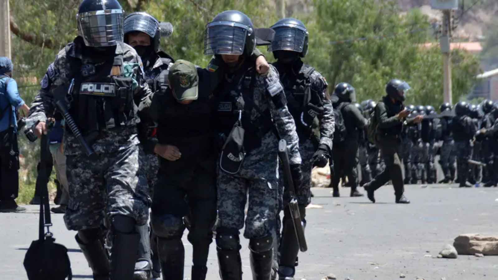 بوليفيا.. اتهامات لأنصار الرئيس السابق باحتجاز 200 جندي