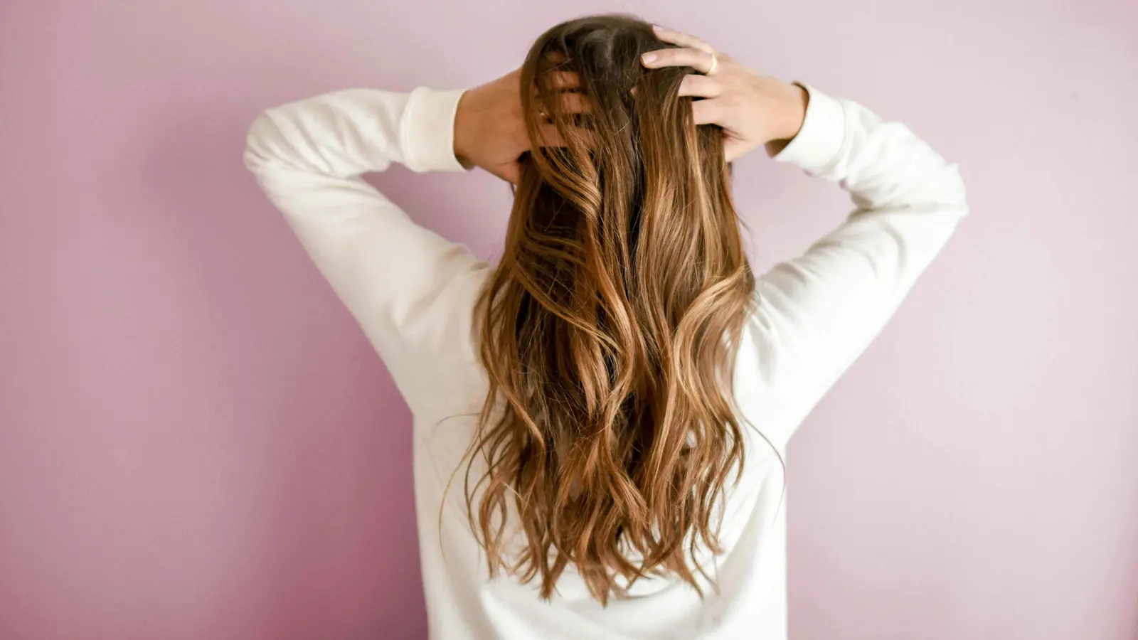 وسائل التواصل الاجتماعي تؤثر سلبا على صحة الشعر