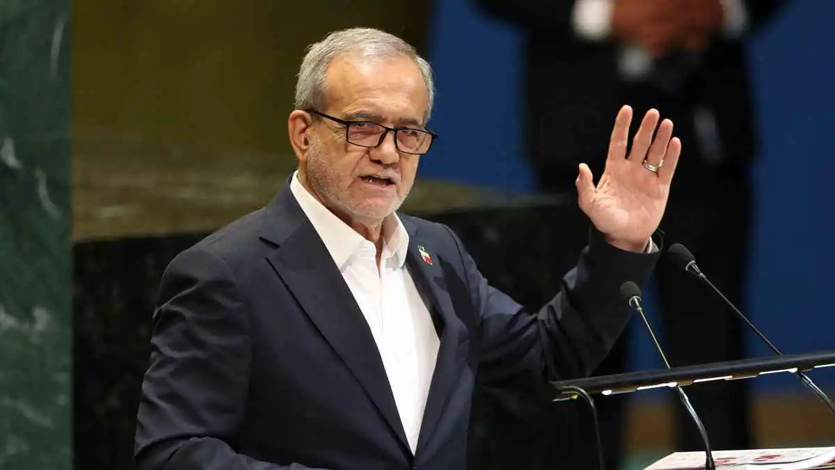 الرئيس الإيراني يدعو الأمن إلى عدم التعرّض للمتظاهرين