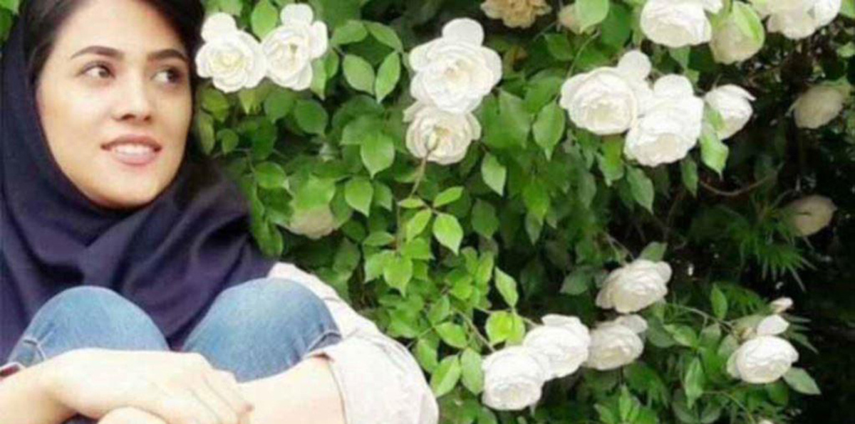 السجن 23 شهرًا لفتاة إيرانية شاركت في تظاهرة لرفض الحجاب