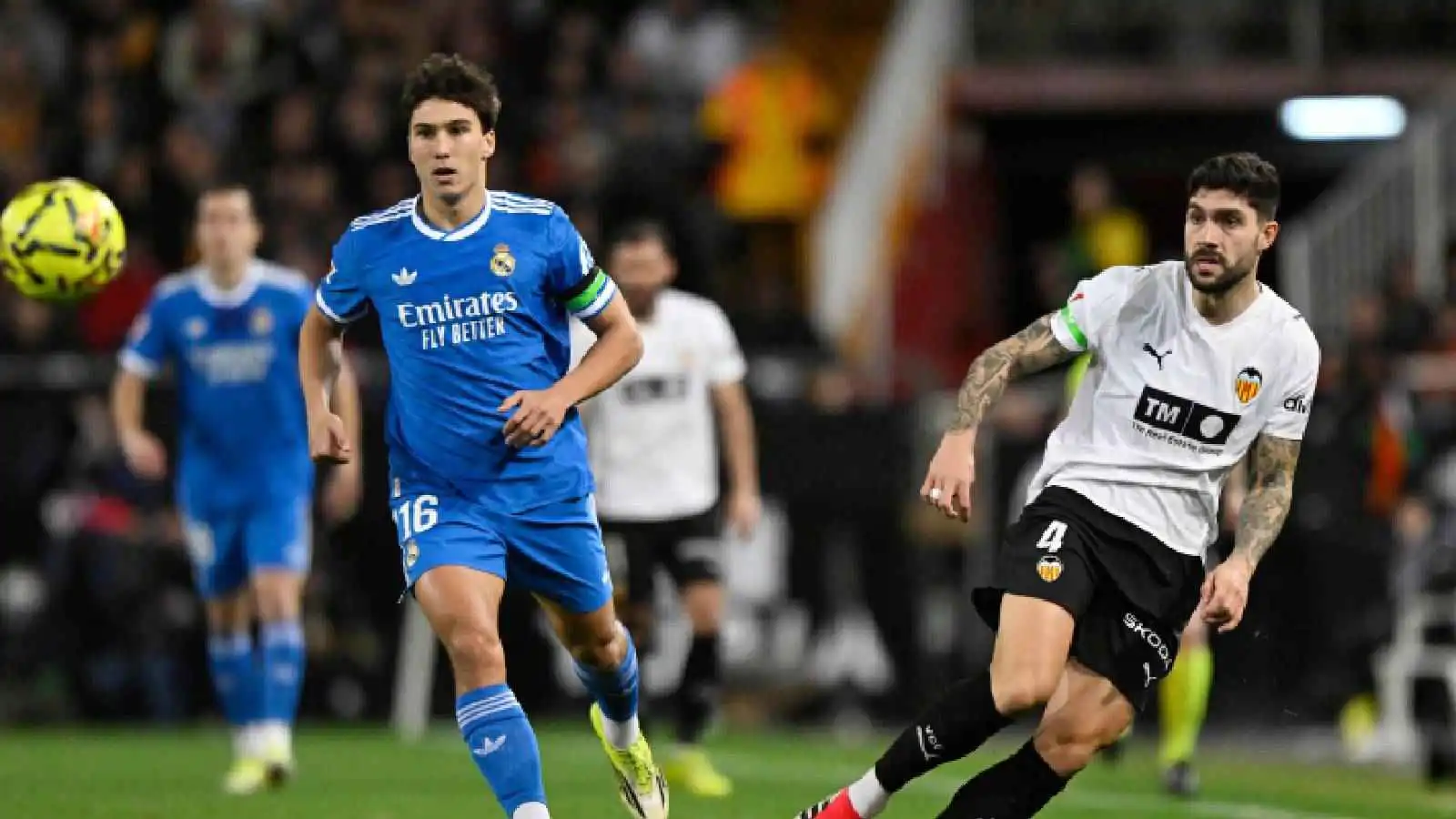 اسم مفاجئ.. أكثر لاعب أبهر جمهور ريال مدريد ضد فالنسيا