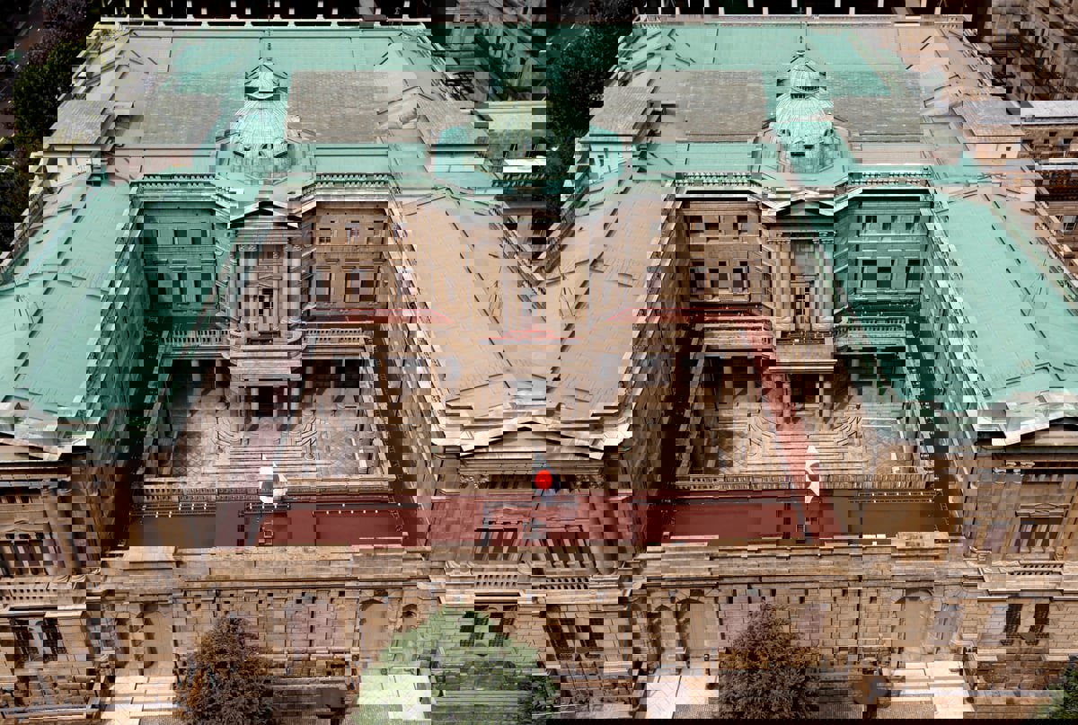 تباين بيانات التضخم تزيد الشكوك حول موعد رفع الفائدة في اليابان