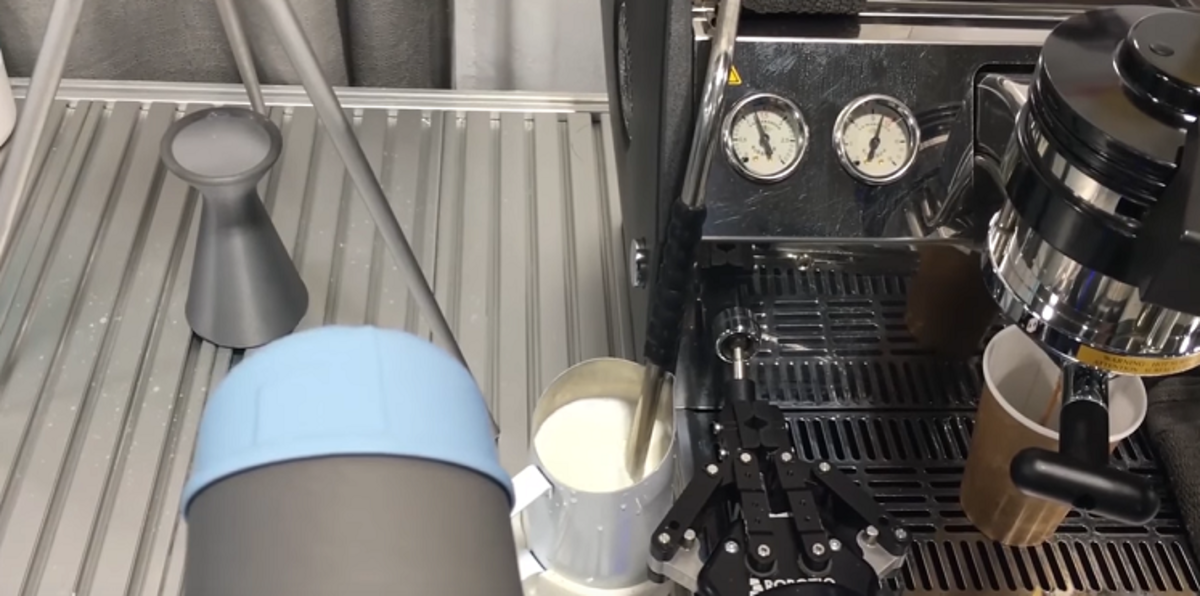 قريبًا.. ستنادي الروبوت في المطاعم ليجلب لك الطعام