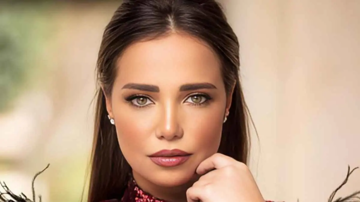 بعد وضع مولودها.. راندا حافظ في العناية المركزة