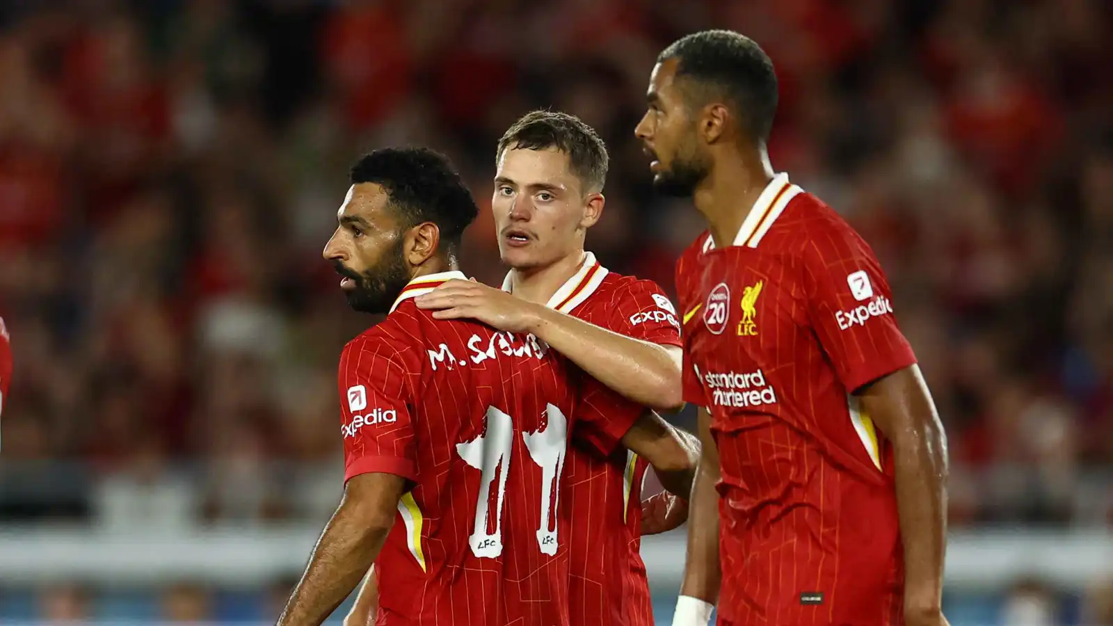 أريد مستوى ميسي ورونالدو.. سلوت يفاجئ نجم ليفربول