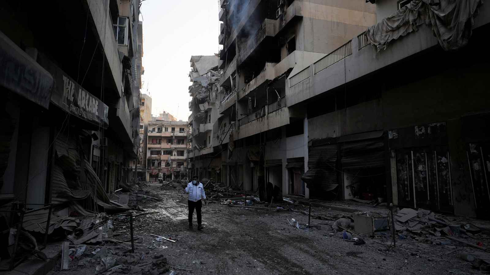 ترقب لمعرفة مصير القياديين في "حزب الله" محمد حيدر وطلال حمية