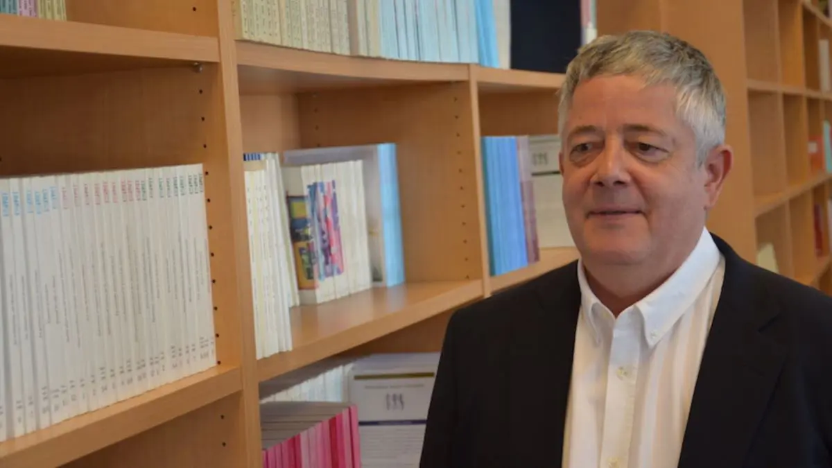 طهران وباريس تتبادلان الإفراج عن باحث فرنسي ومهندس إيراني