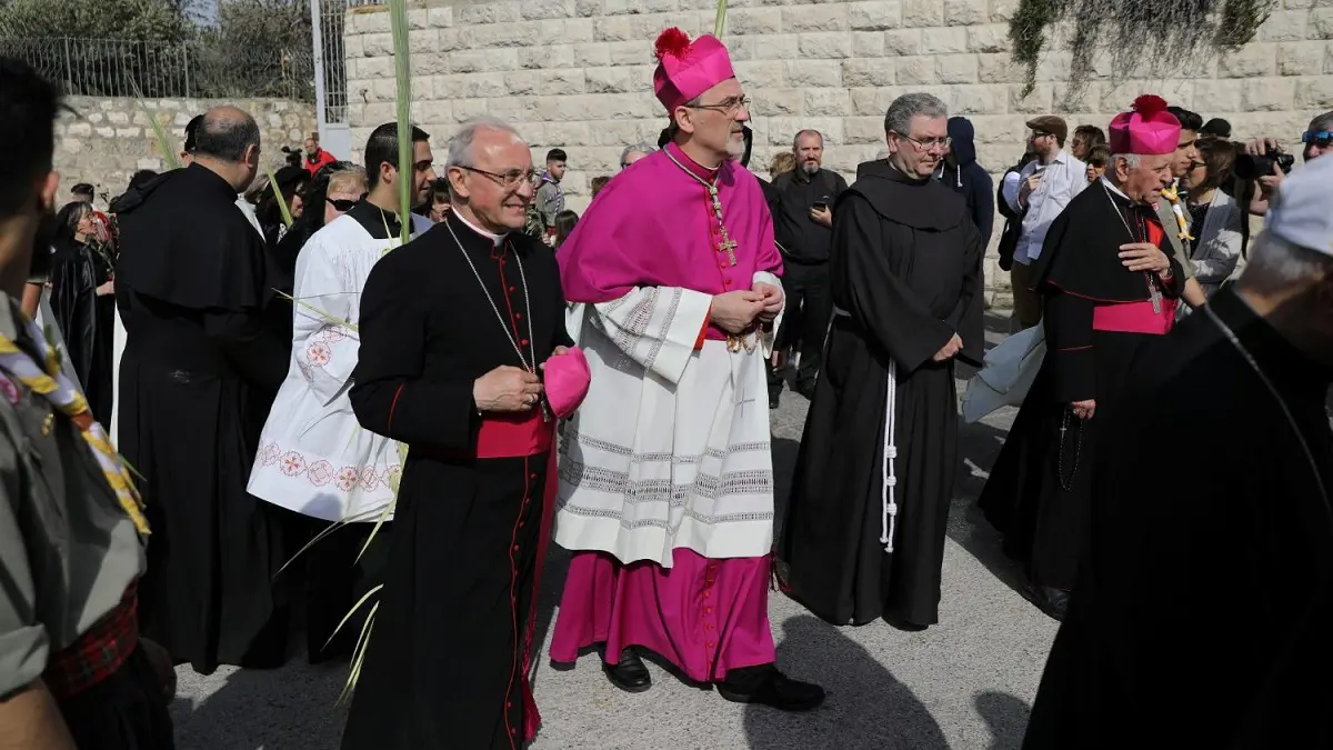 فتح كنيسة القيامة للجمعة العظيمة والدعاء لمرضى كورونا