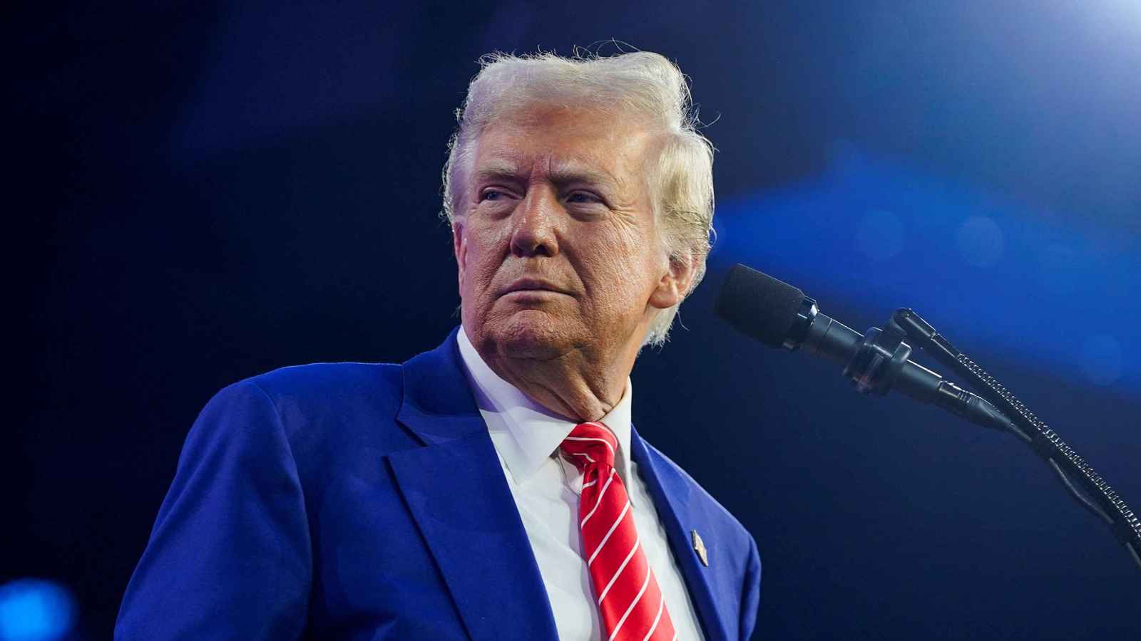 شركات أمريكية تتنصل من تعهداتها وتدعم حفل تنصيب ترامب