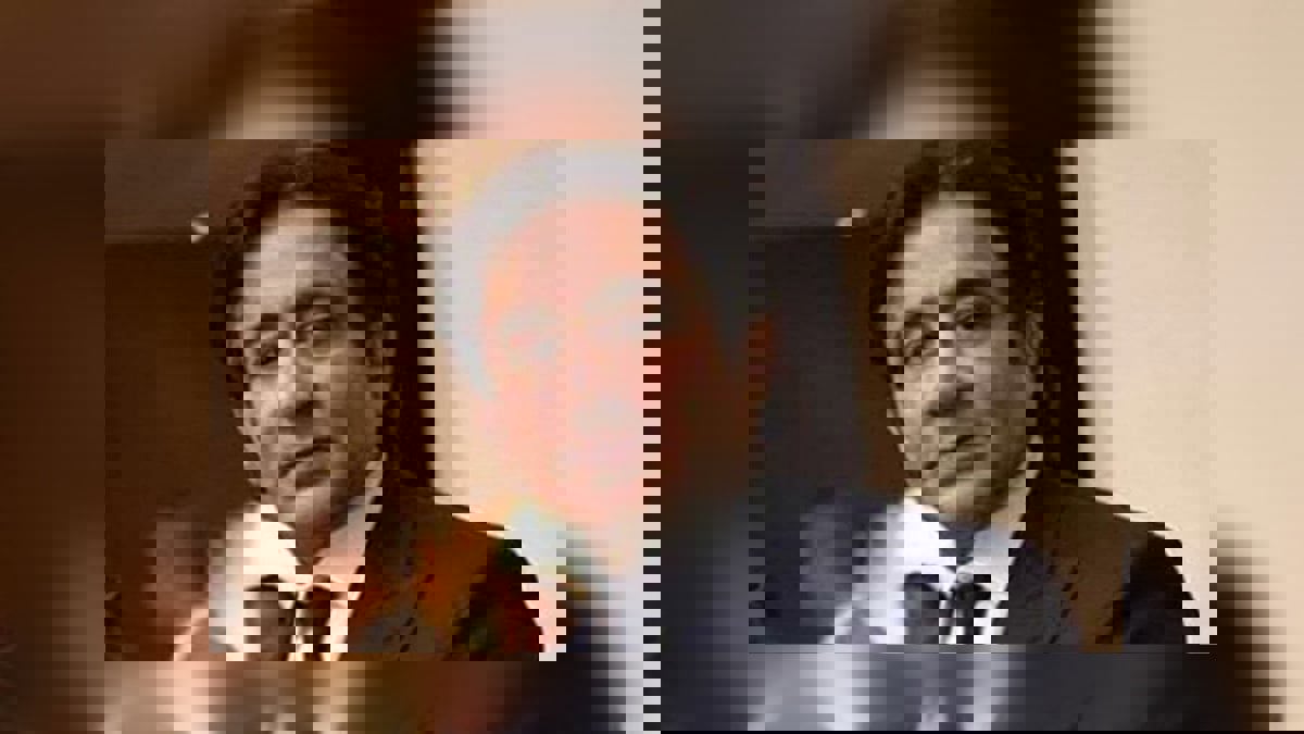 جنايات القاهرة تخلي سبيل أحمد عز بكفالة 100 مليون جنيه