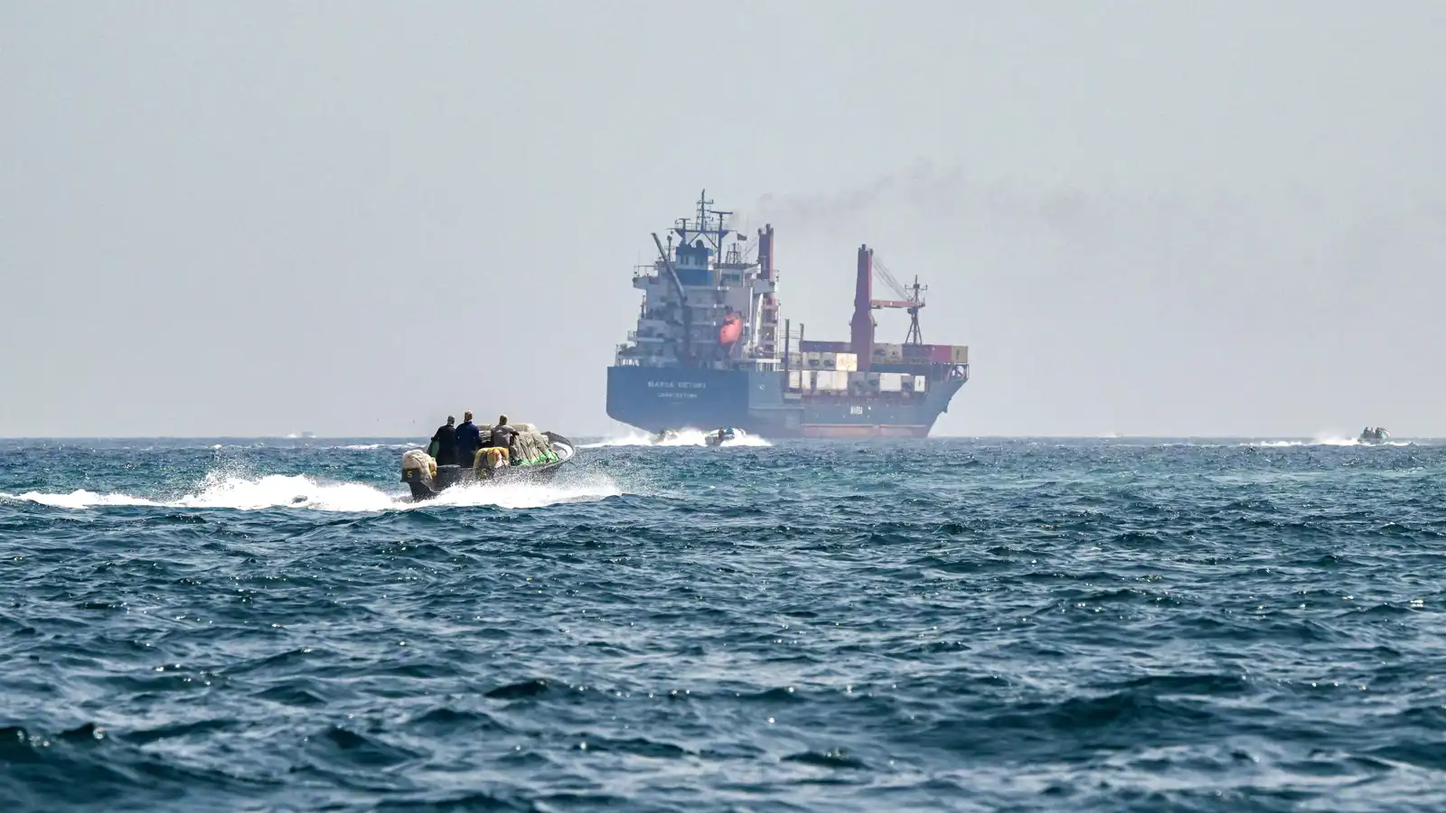 مصدر إيراني: لا تغيير على الوضع بهرمز حتى التوصل لاتفاق معقول