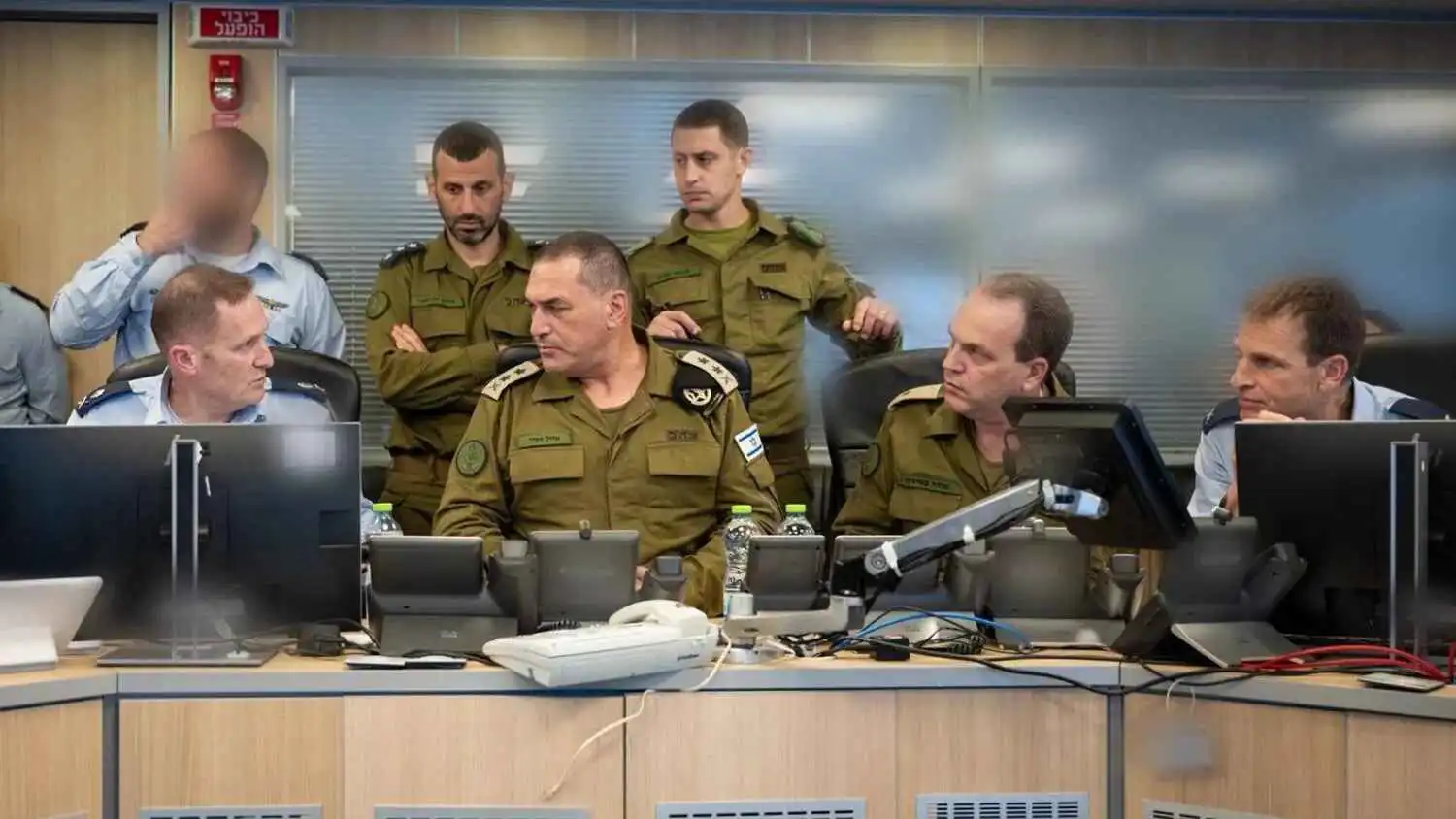 من الدفاع إلى الهجوم.. إسرائيل تكشف استراتيجية التعامل مع إيران