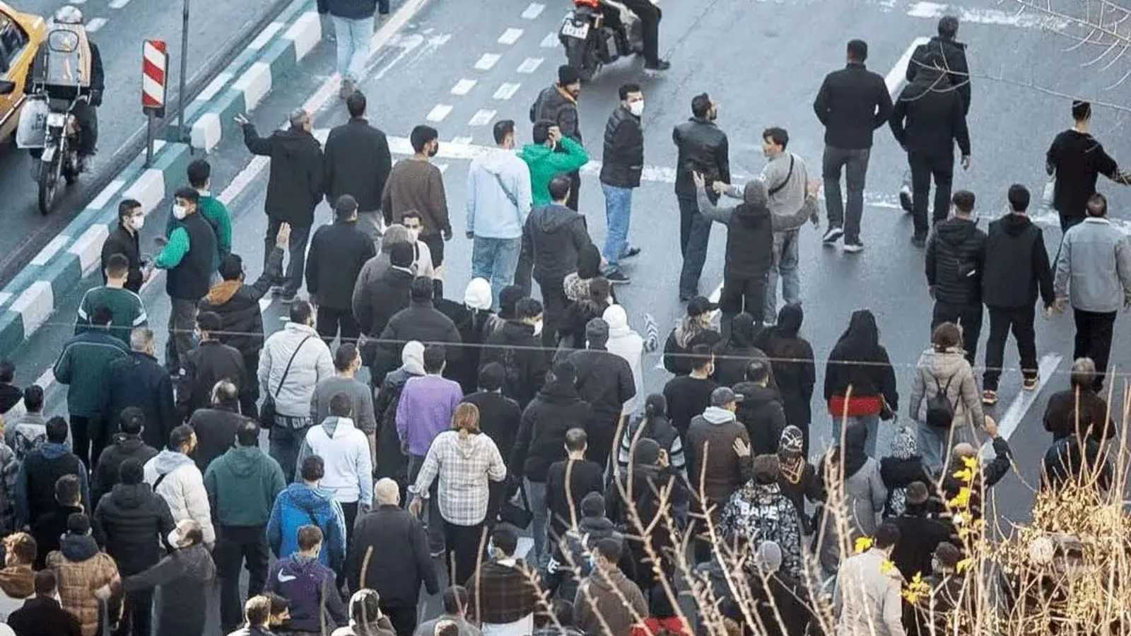 بين التعجيل والتأجيل.. كيف تؤثر احتجاجات إيران في "الضربة الإسرائيلية" المحتملة؟