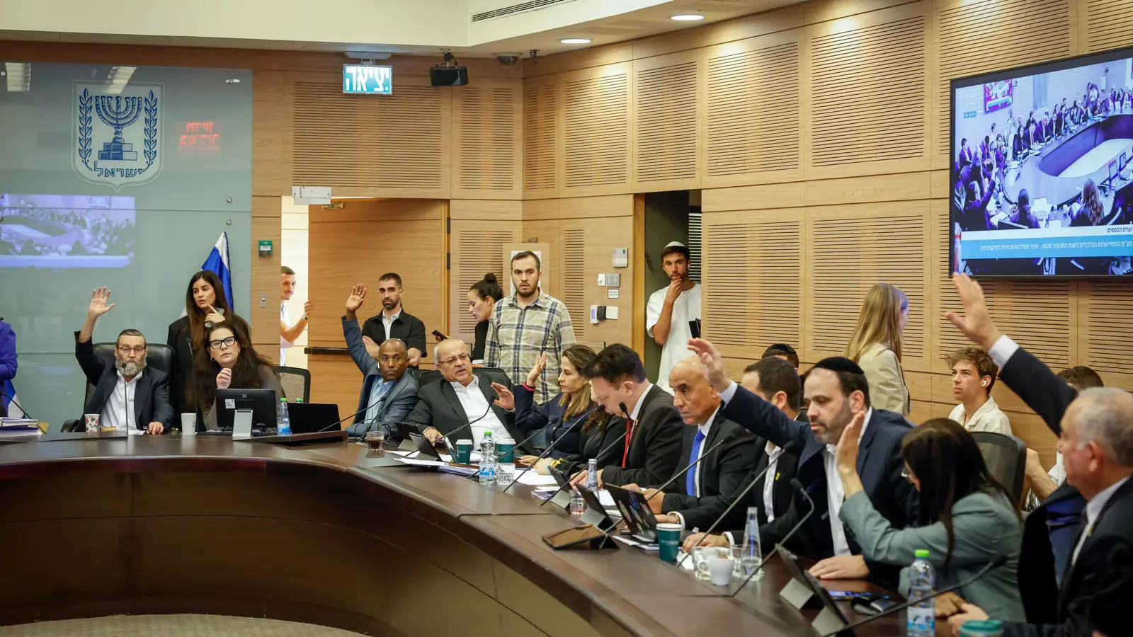 الكنيست الإسرائيلي يقر "موازنة الحرب" مجنبًا نتنياهو انهيار الحكومة