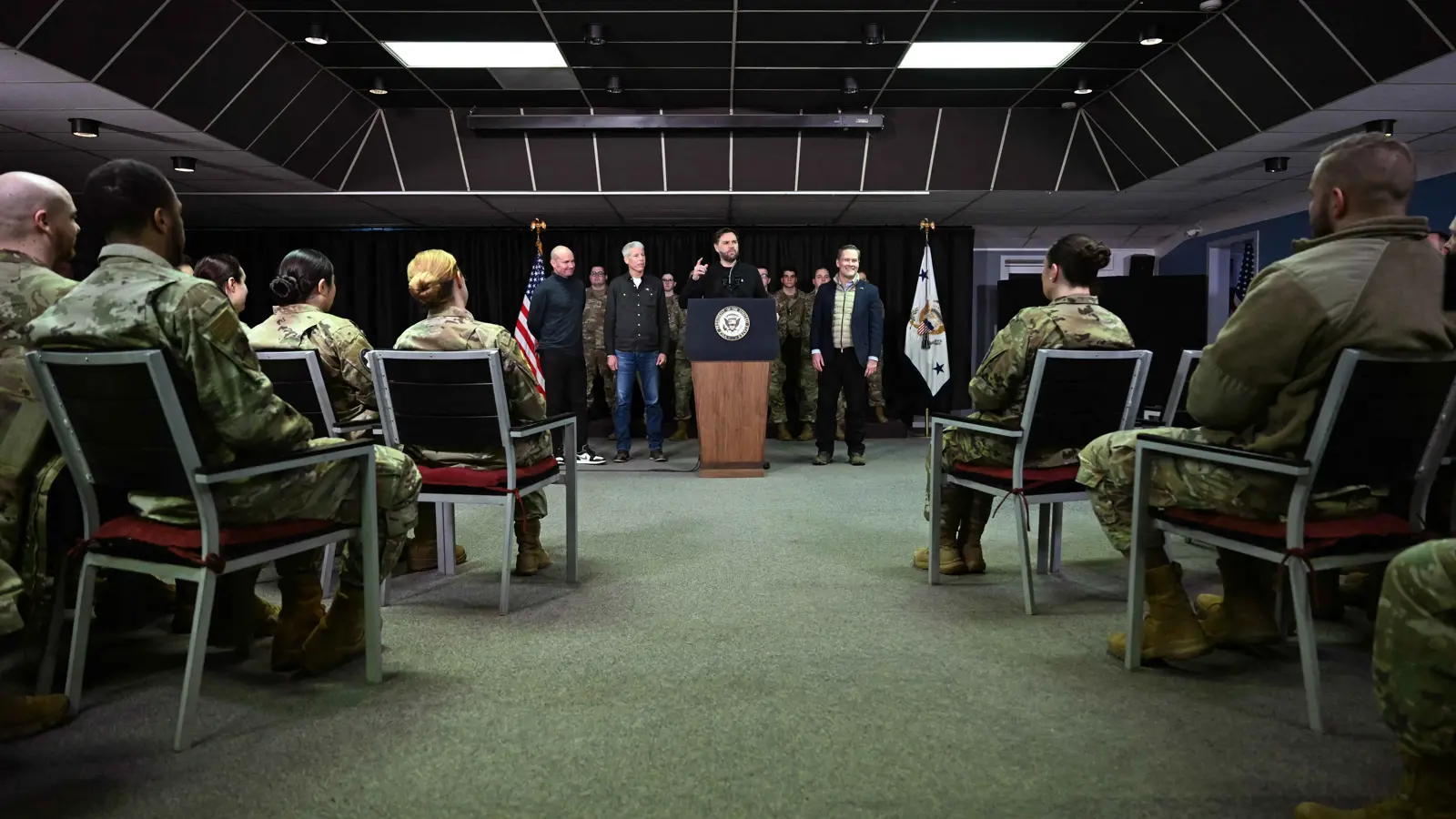 قرار أمريكي جديد بشأن غرينلاند.. ما علاقة "القبة الذهبية"؟