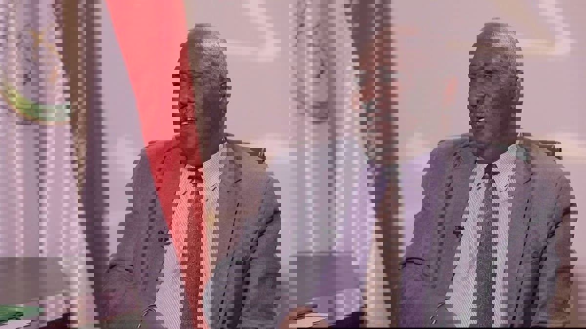 السودان.. البرهان يقيل النائب العام مبارك محمود