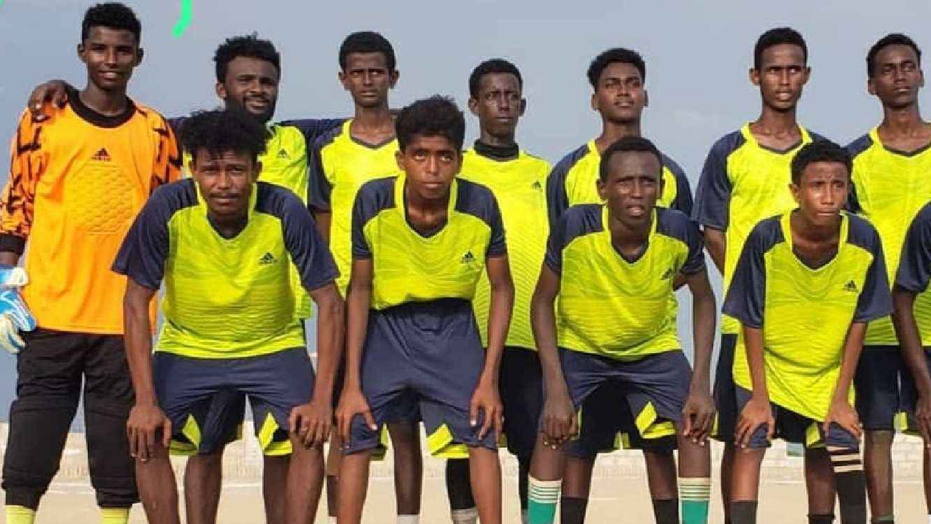 واقعة صادمة.. وفاة حارس مرمى أثناء مباراة في اليمن (فيديو)