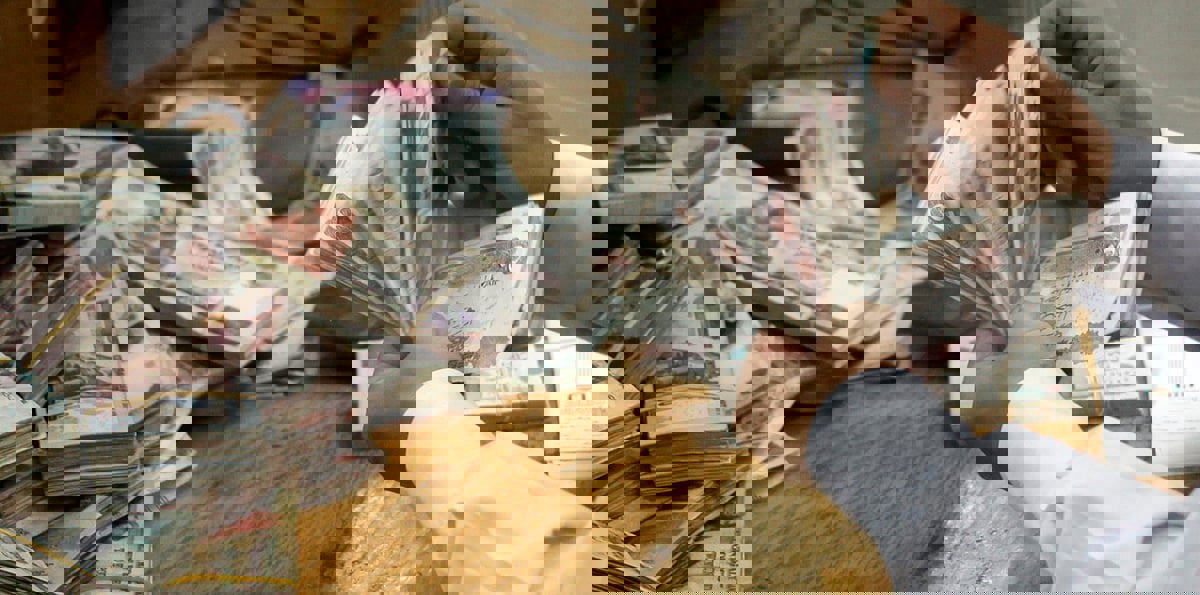 ارتفاع تدفقات النقد الأجنبي بالبنوك المصرية بعد "التعويم" إلى 80 مليار دولار