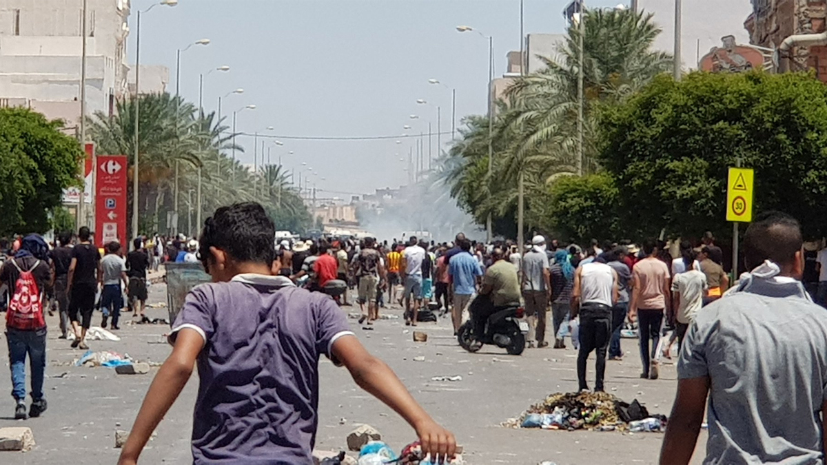 الجيش التونسي ينتشر في شوارع تطاوين لفرض الأمن