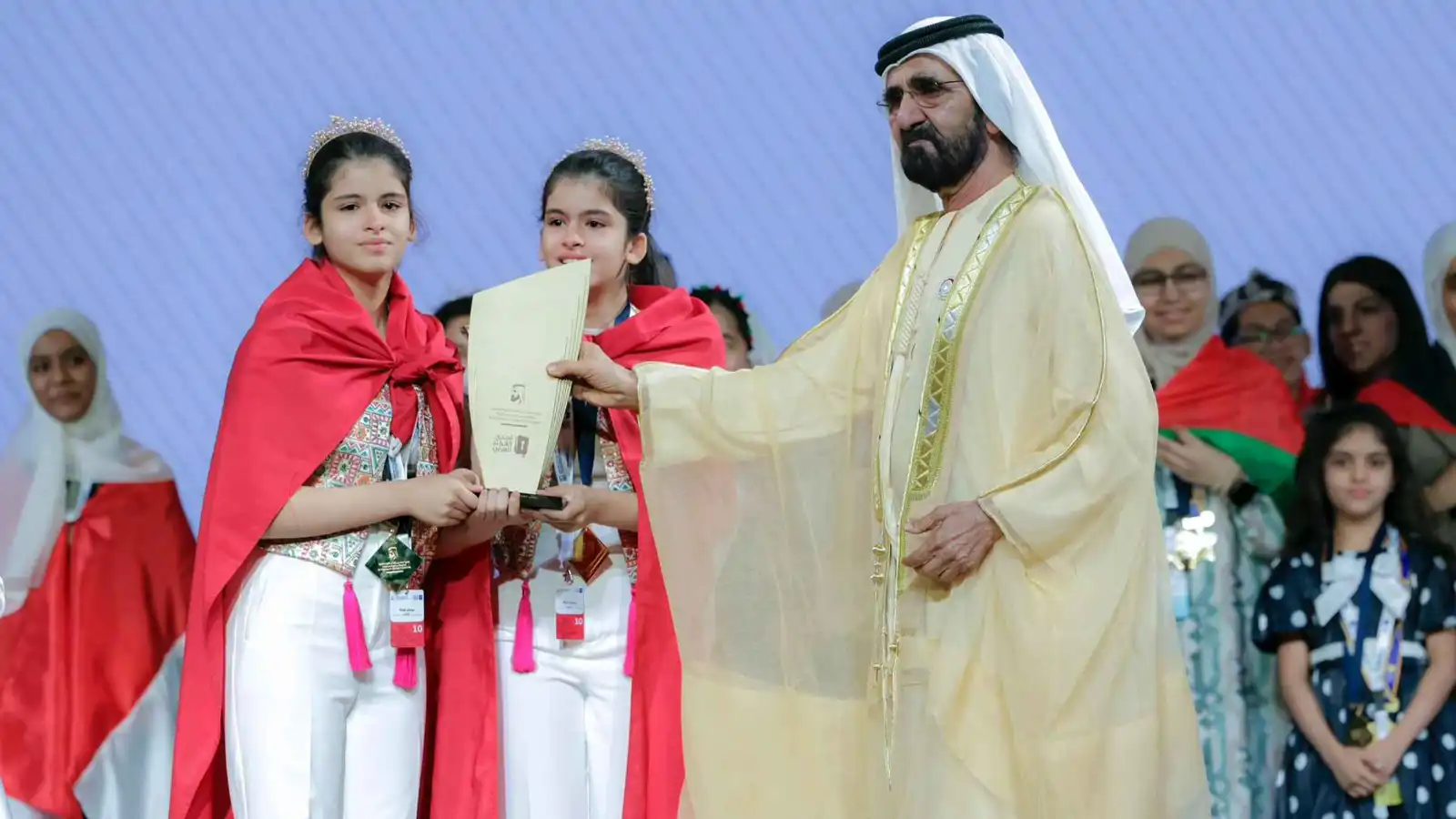 بعد فوزهما في "تحدي القراءة".. تونس تحتفي بالتوأم بيسان وبيلسان