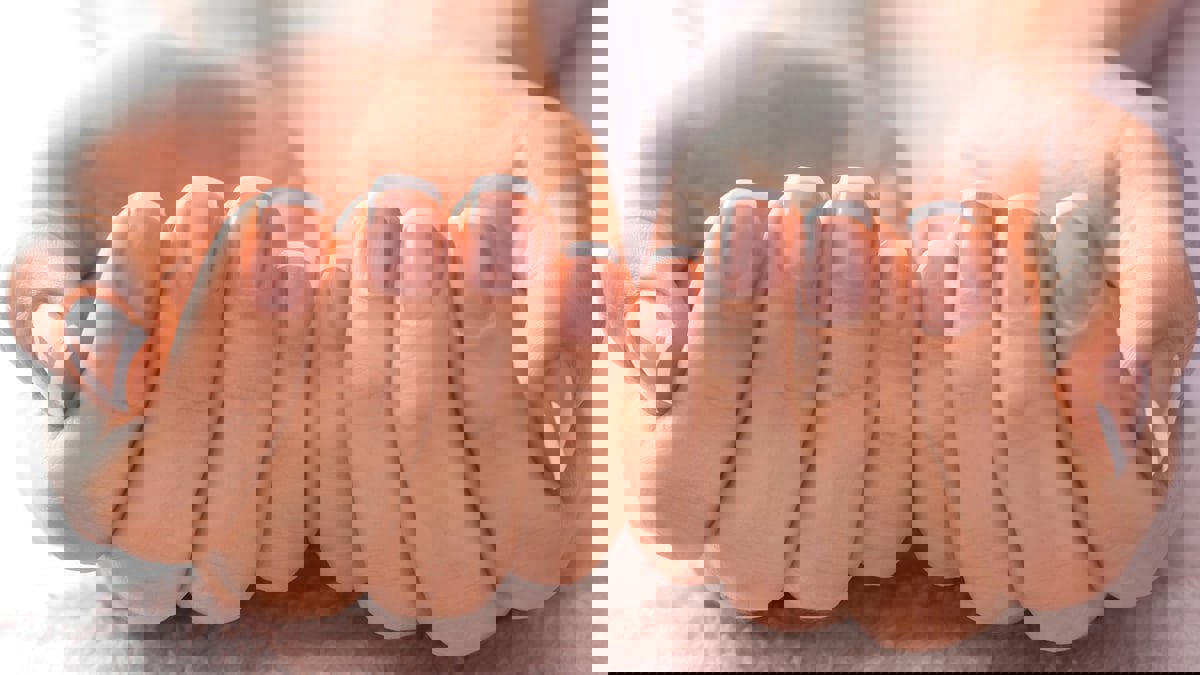 تغير لون الأظافر قد يشير لحالة خطرة