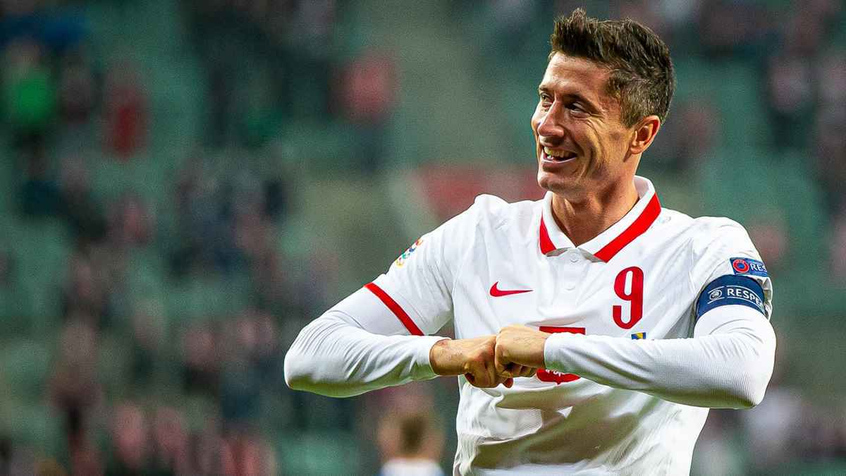 ليفاندوفسكي يعلن التوقف عن اللعب مع المنتخب حتى رحيل المدرب