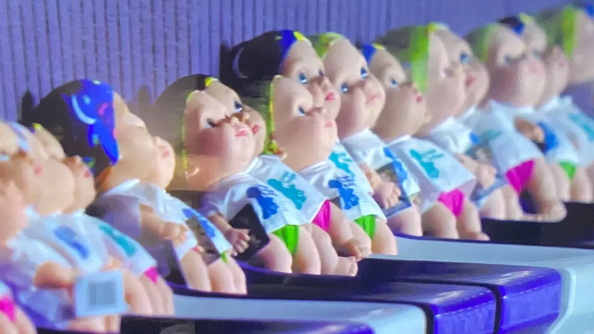 ما قصة دمى الأطفال التي وضعها بلد الوليد على المدرجات قبل مباراته مع ريال مدريد؟‎