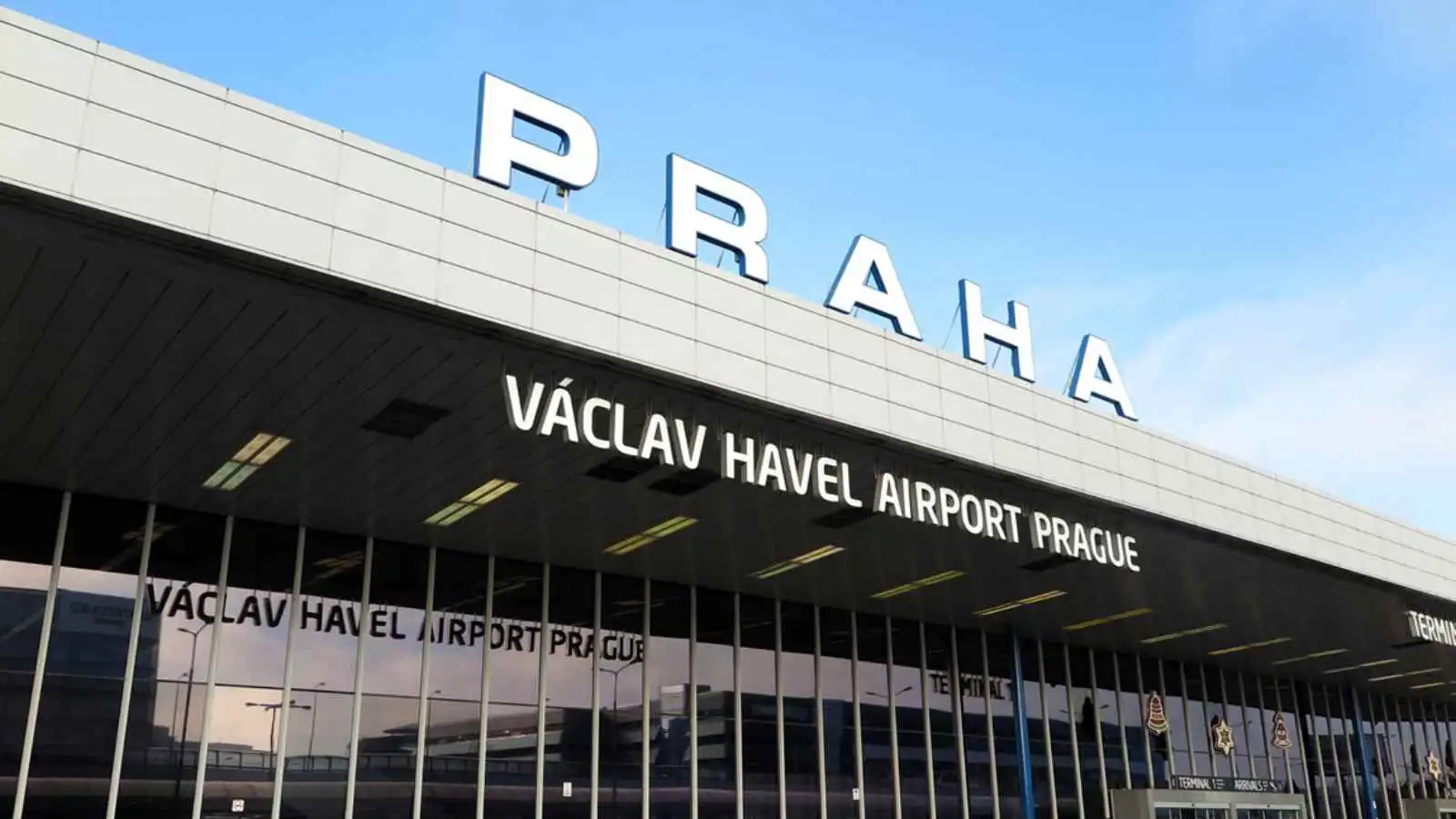 التشيك تفرض حظرا على دخول الدبلوماسيين الروس