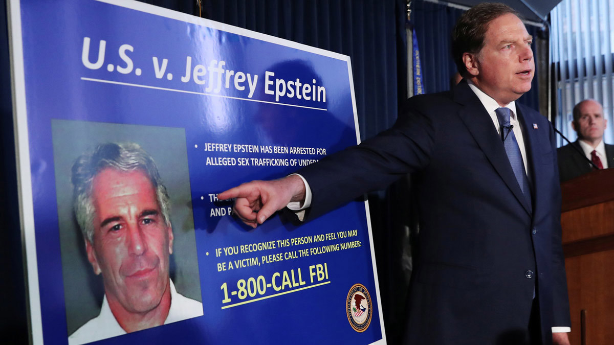 دعوى قضائية جديدة ضد جيفري إبستاين.. وترامب في الصورة