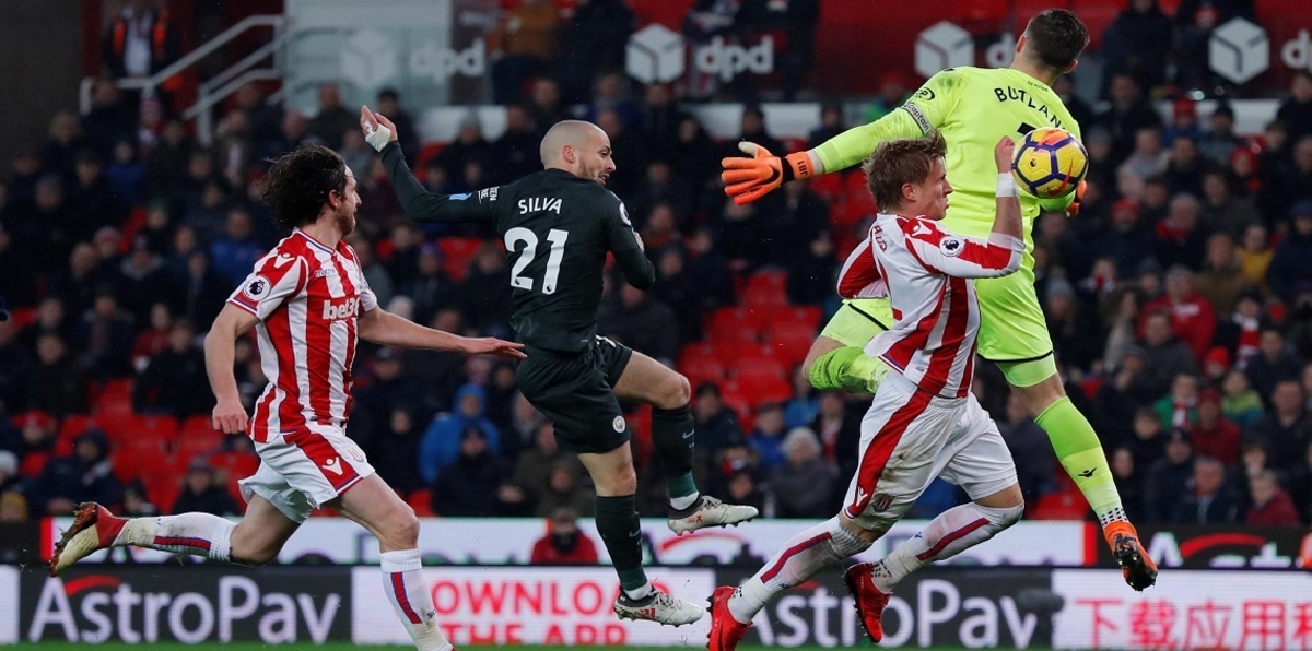 مانشستر سيتي يهزم ستوك سيتي ويبتعد في صدراة ترتيب الدوري الإنجليزي