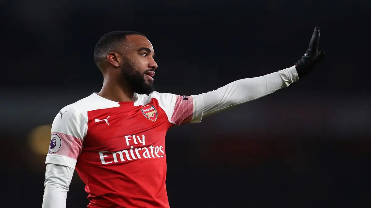 آرسنال يرحب بالاستغناء عن لاكازيت وسط اهتمام هذا النادي