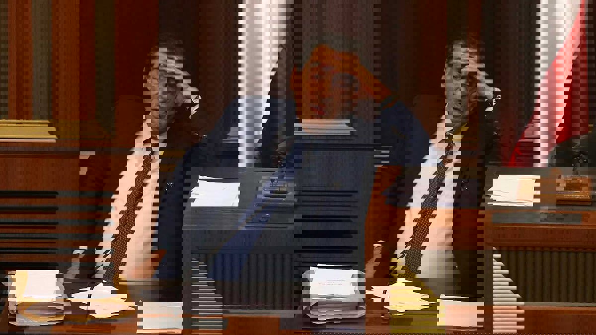 بعد طلال أرسلان.. الفرزلي المدعوم من حزب الله يخسر مقعده النيابي