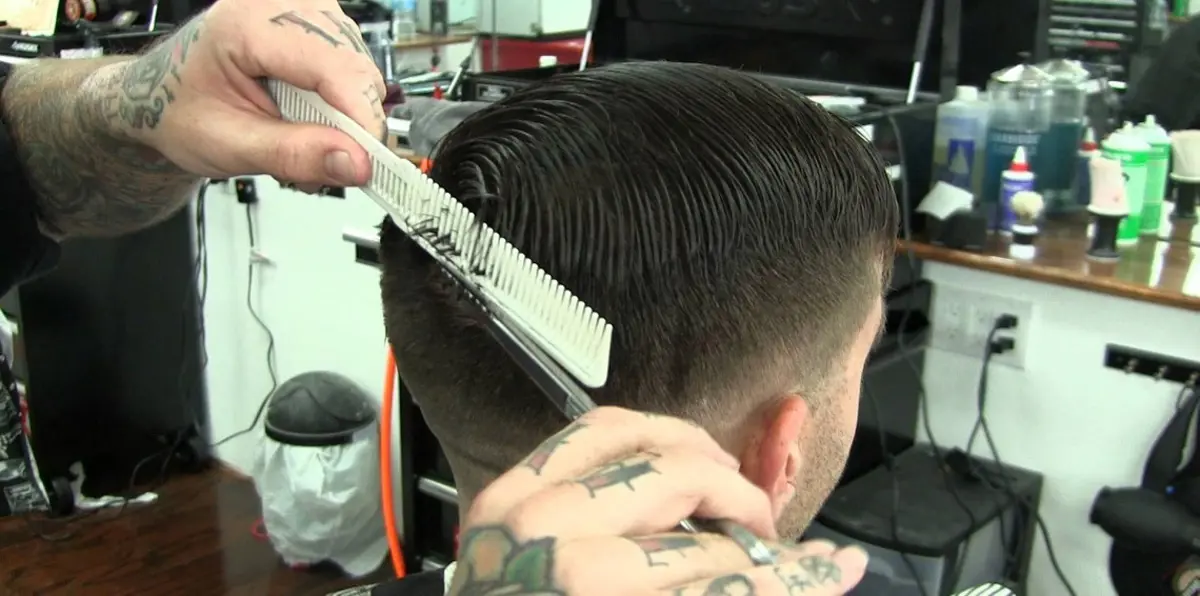 حلاق لبناني "شاطر" متهم بالتعامل مع الموساد... تنقل بين الأردن وقطر ومصر ولبنان