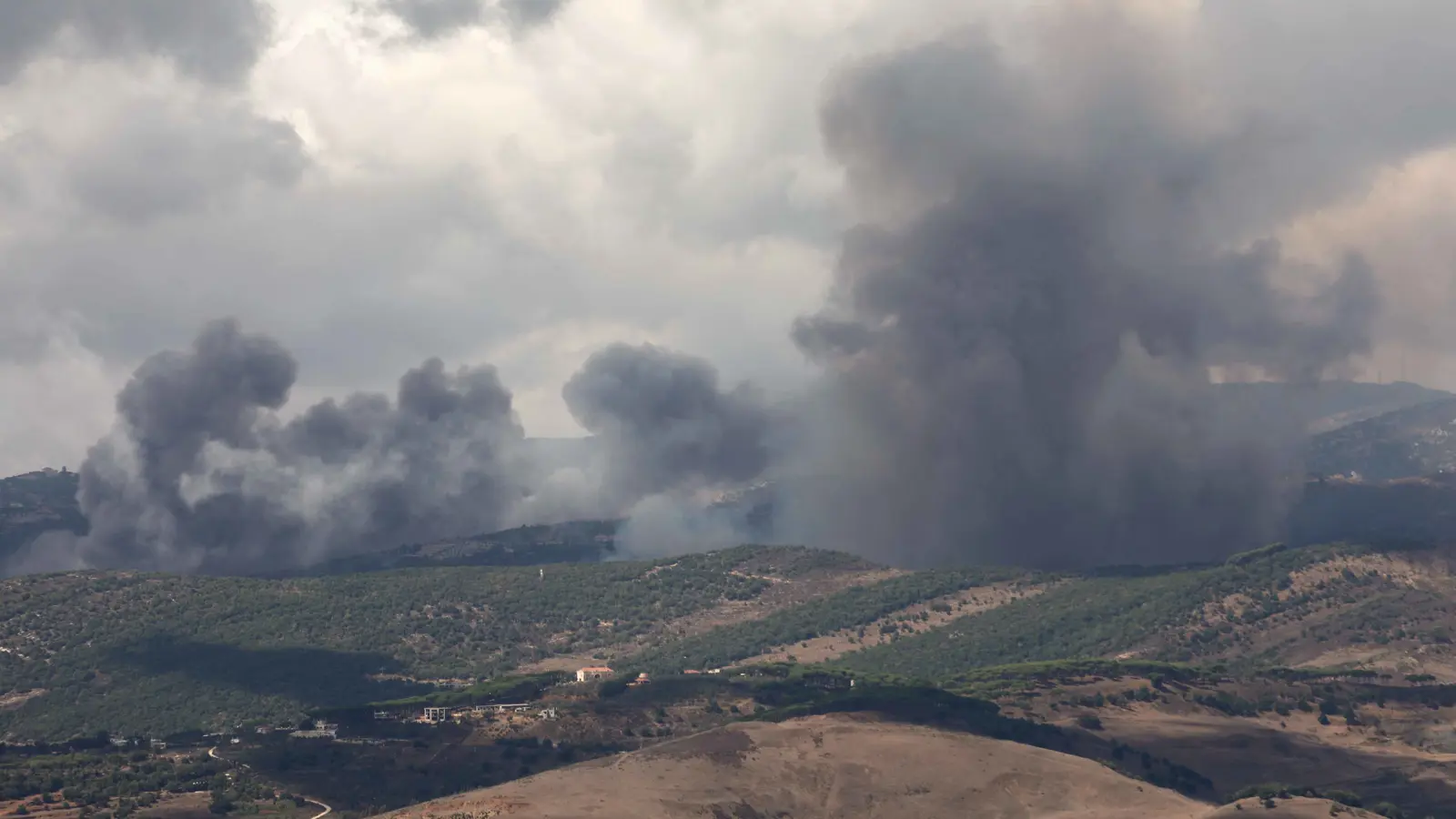 "واشنطن بوست": إسرائيل تنفذ مخططها لحرب شاملة ضد "حزب الله"