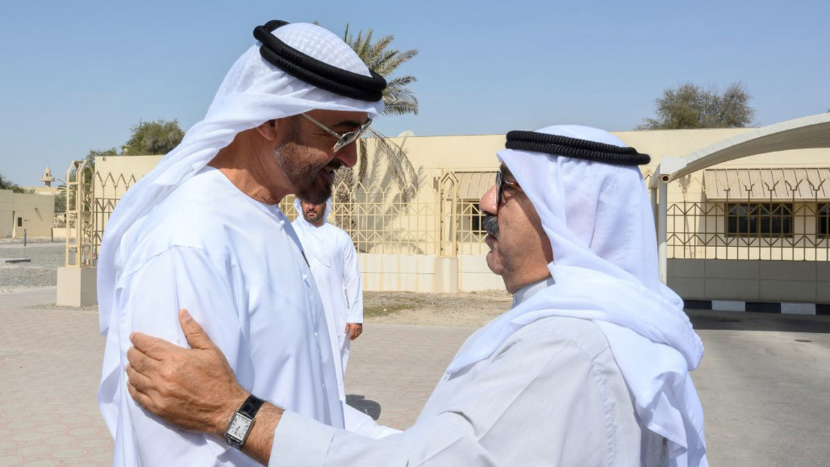 محمد بن زايد يبحث مع وزير الدفاع الكويتي "القضايا المُشتركة"