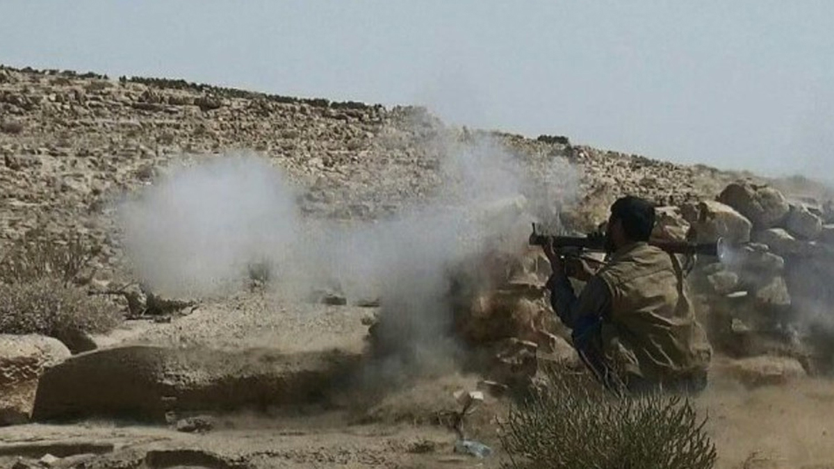 احتدام المعارك بين الجيش اليمني ومليشيات الحوثي شرق صنعاء