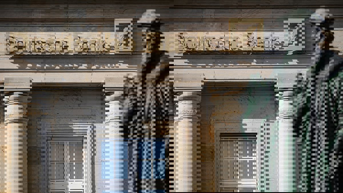 بنك دويتشه يعلن انسحابه من روسيا