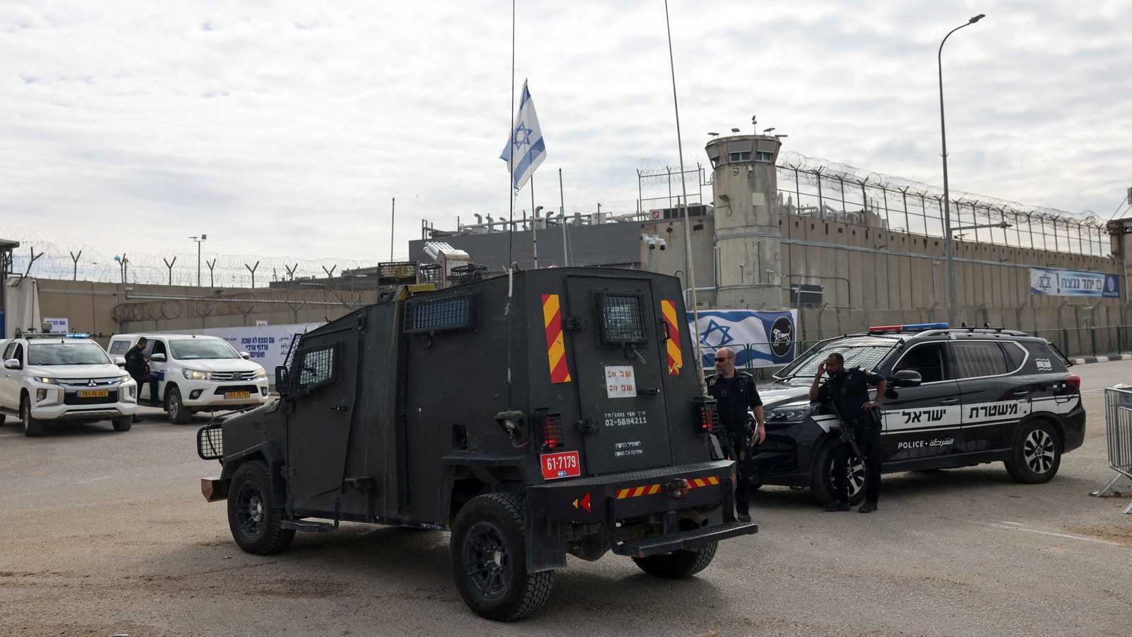 تحذيرات إسرائيلية من إعدام السجناء الفلسطينيين بشكل "انتقائي"