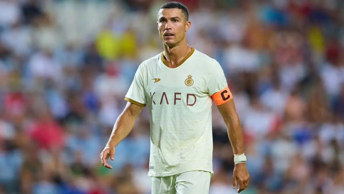 ارتدى واقي ساق أديداس.. كريستيانو رونالدو يخاطر بخرق عقده مع نايكي (صور)