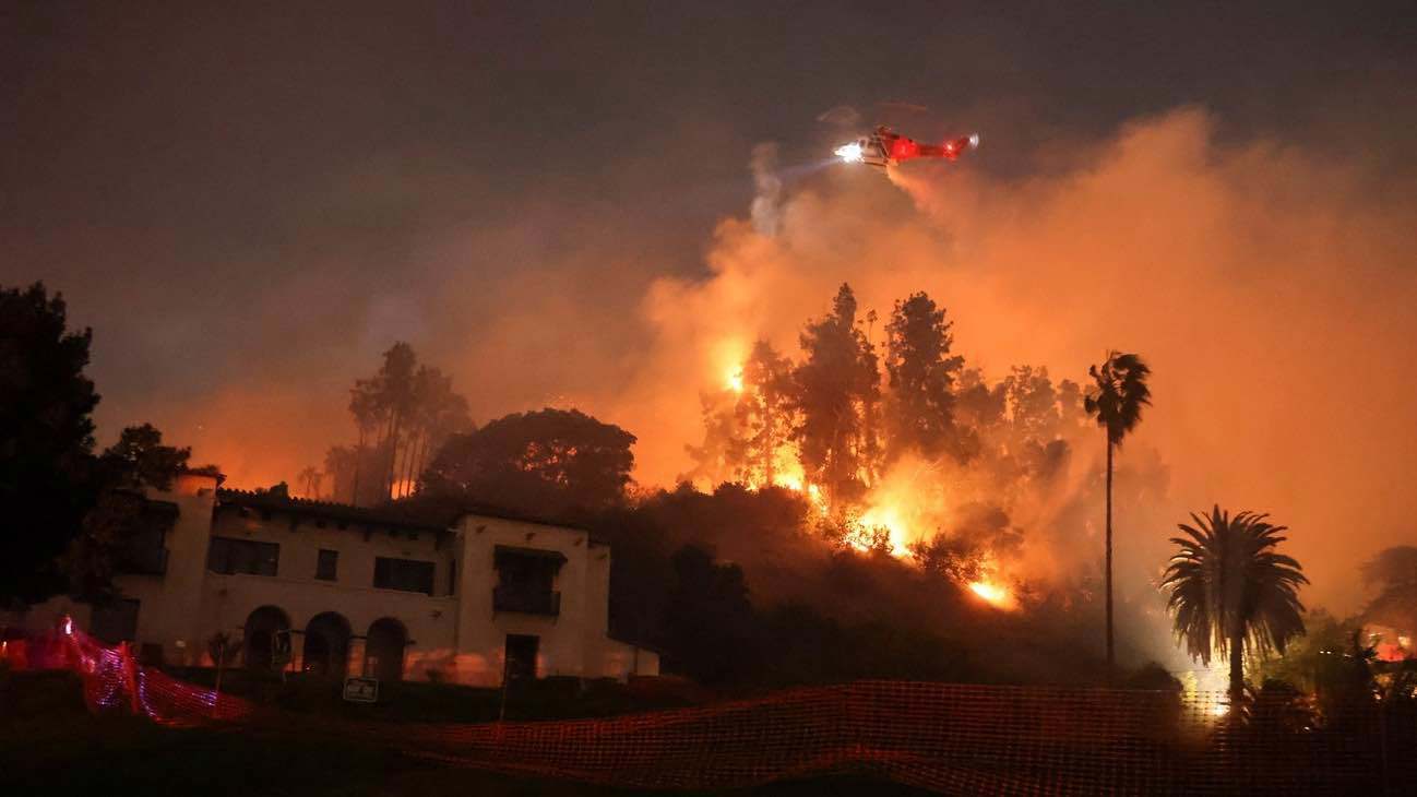 هوليوود توقف فعاليات كبرى بسبب الحرائق