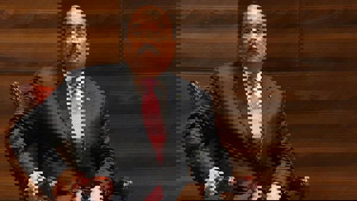 "سأعود إلى موريتانيا حيّاً أو ميتاً"..  ولد عبد العزيز يرفض اللجوء السياسي