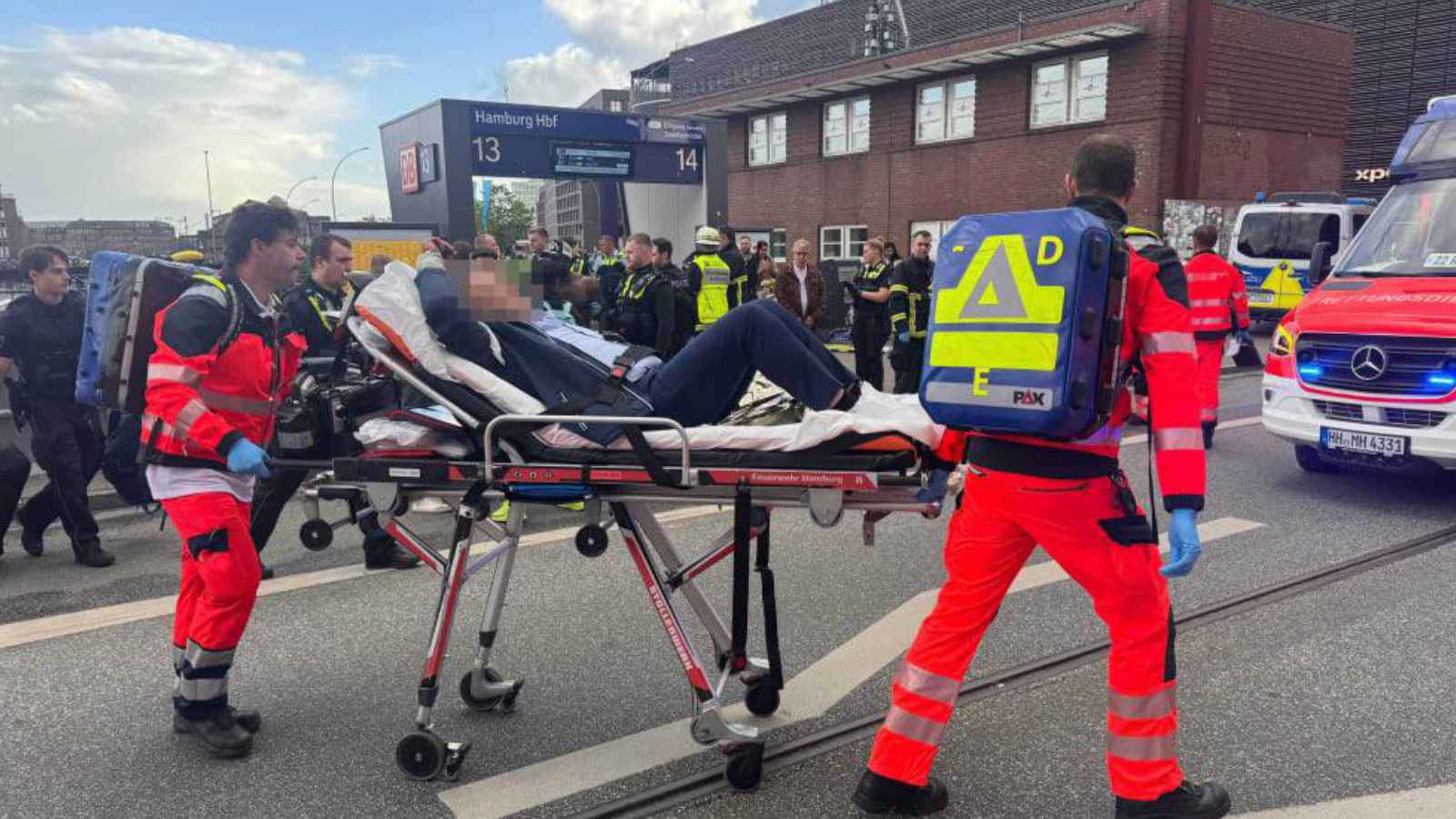 ألمانيا.. 12 مصاباً إثر هجوم بسكين في محطة قطارات هامبورغ (فيديو وصور)